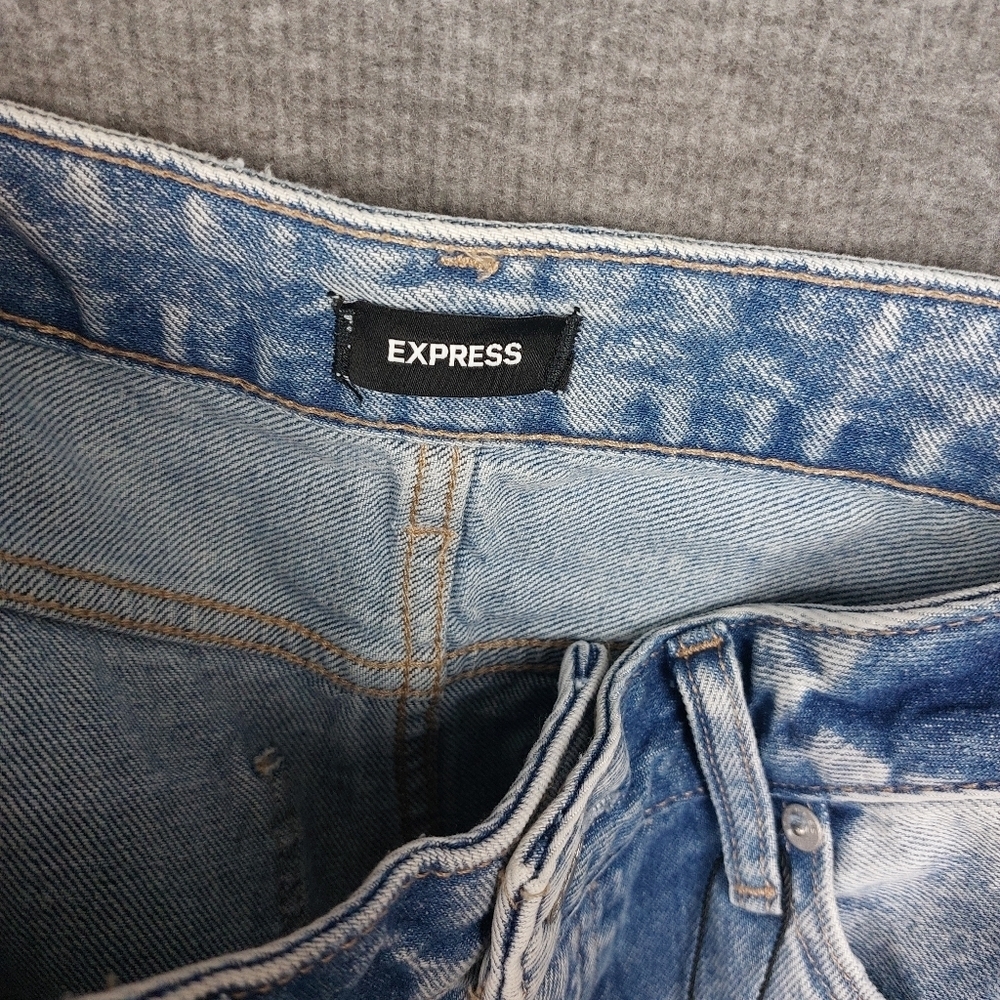 EXPRESS JEANS WOMENS BLUE BOYFRIEND MIDI ACID WASH DISTRESSED DENIM SHORTS SZ 0 - Picture 7 of 10